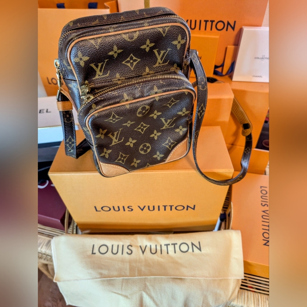 Louis Vuitton Brown Monogram Crossbody Bag Pre-Loved Amazone